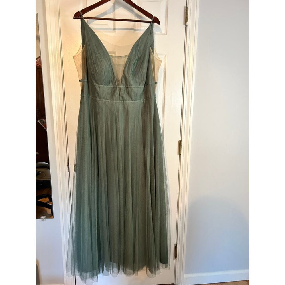 Jenny Yoo Sage Green Tulle Bridesmaid Dress Size 19 Deep V Formal Wedding Guest
